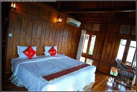 фото отеля Phi Phi Beach Front Resort