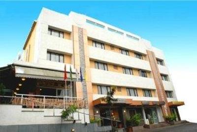 фото отеля Tamanna Residency Hotel Pune