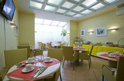 фото отеля Hotel Oasis Nice