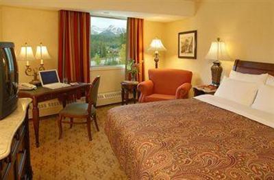 фото отеля Lake Louise Inn