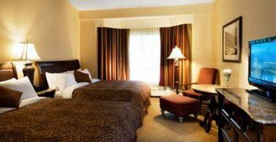 фото отеля Lake Louise Inn