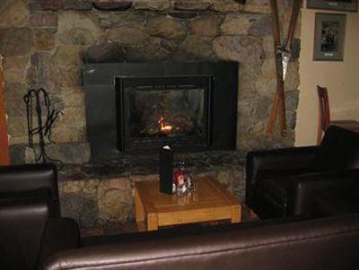 фото отеля Lake Louise Inn