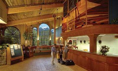 фото отеля Lake Louise Inn