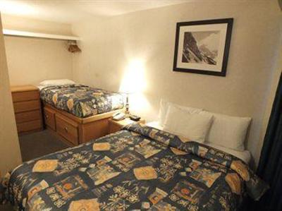 фото отеля Lake Louise Inn