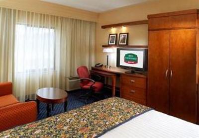 фото отеля Courtyard by Marriott Dayton-University of Dayton