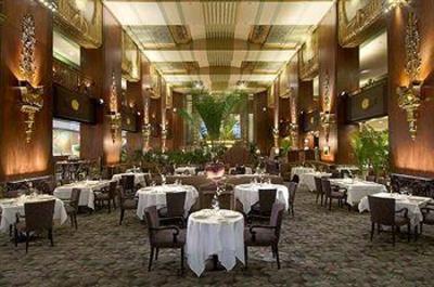 фото отеля Hilton Cincinnati Netherland Plaza