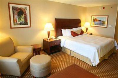 фото отеля Hilton Garden Inn West Omaha