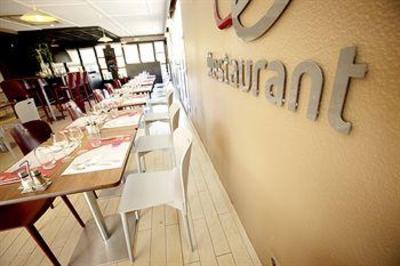 фото отеля Hotel Campanile Bordeaux Sud Pessac