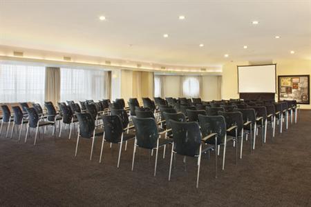 фото отеля Holiday Inn Ijmuiden Seaport Beach