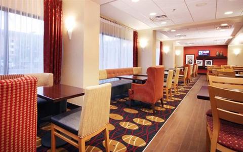 фото отеля Hampton Inn Urbana