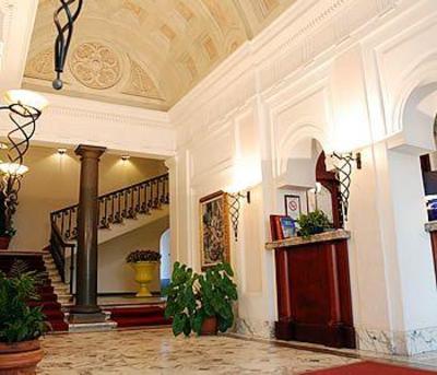 фото отеля Hotel De La Ville Civitavecchia