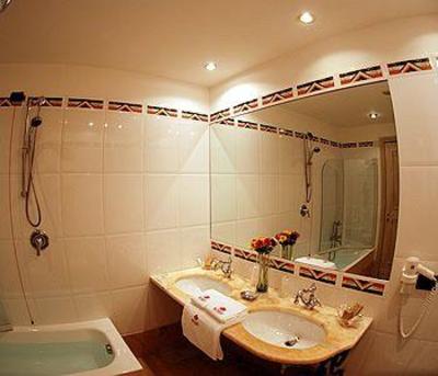 фото отеля Hotel De La Ville Civitavecchia