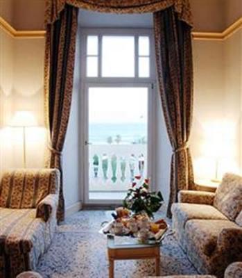 фото отеля Hotel De La Ville Civitavecchia