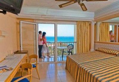 фото отеля Playacapricho Hotel