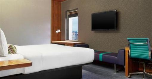 фото отеля Aloft London Excel