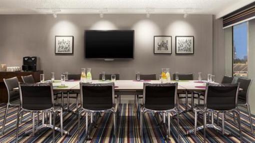 фото отеля Aloft London Excel