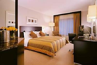 фото отеля Traders Hotel Dubai