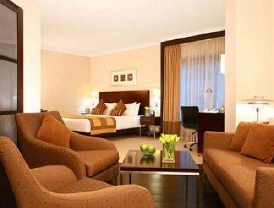 фото отеля Traders Hotel Dubai