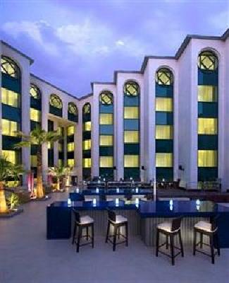 фото отеля Traders Hotel Dubai