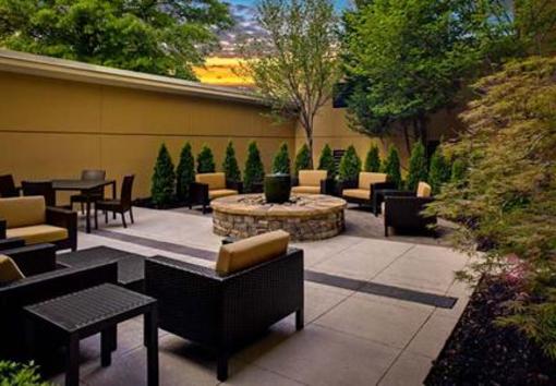 фото отеля Courtyard by Marriott Atlanta Buckhead