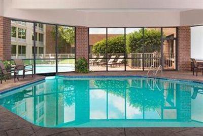фото отеля Courtyard Ann Arbor