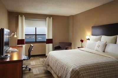 фото отеля Four Points Hotel And Suites Kingston