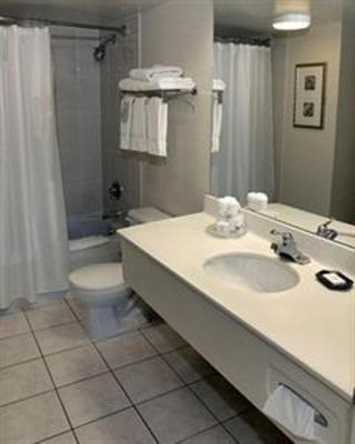 фото отеля Four Points Hotel And Suites Kingston