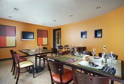 фото отеля Four Points Hotel And Suites Kingston