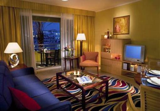 фото отеля Marriott Executive Apartments Dubai Green Community