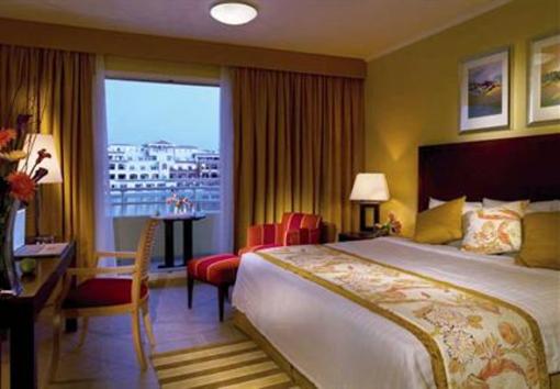 фото отеля Marriott Executive Apartments Dubai Green Community