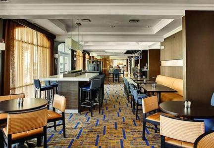фото отеля Courtyard by Marriott Charleston Historic District