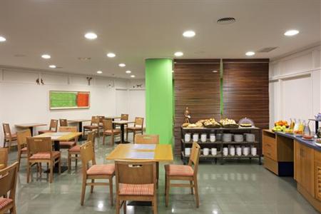 фото отеля Holiday Inn Express Madrid - Tres Cantos