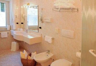 фото отеля Hotel Kristall Valdaora