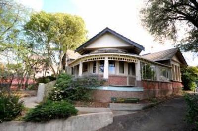 фото отеля Manor House Backpackers