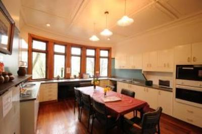 фото отеля Manor House Backpackers