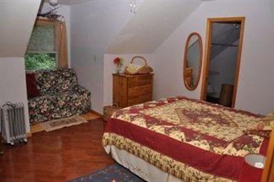 фото отеля Inn the Woods Ruby Minisee
