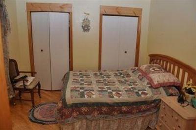 фото отеля Inn the Woods Ruby Minisee