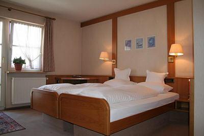 фото отеля Hotel Restaurant Lindenhof Braeunlingen