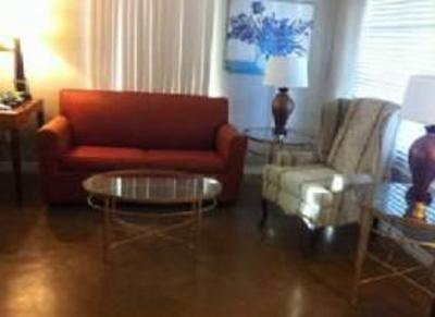 фото отеля Phoenix Practical Room Rentals