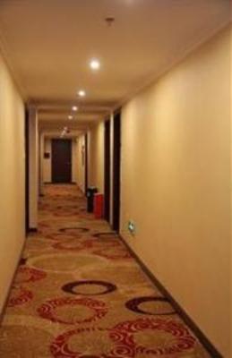 фото отеля Super 8 Chengdu Beimen Daqiao