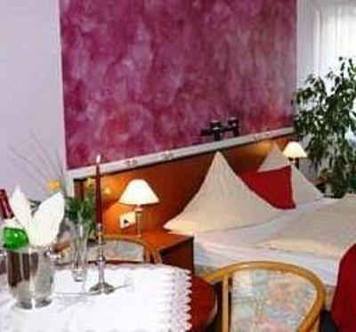 фото отеля Quernetal Hotel
