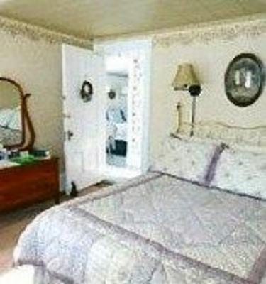 фото отеля Candlelite Inn