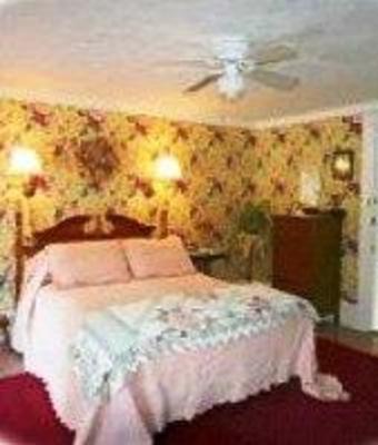 фото отеля Candlelite Inn