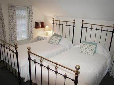 фото отеля West Arms Hotel Llanarmon
