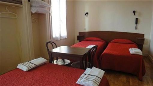 фото отеля Hotel Regina Ars-sur-Formans