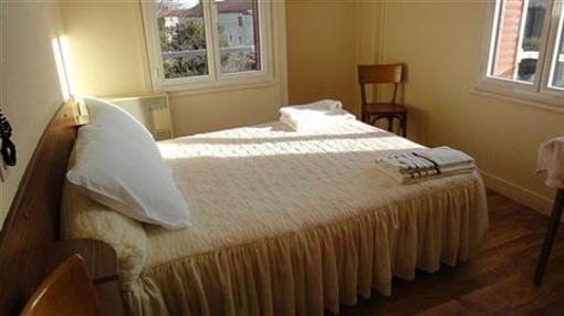фото отеля Hotel Regina Ars-sur-Formans
