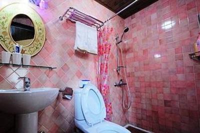 фото отеля Zhuanjiaoai Inn