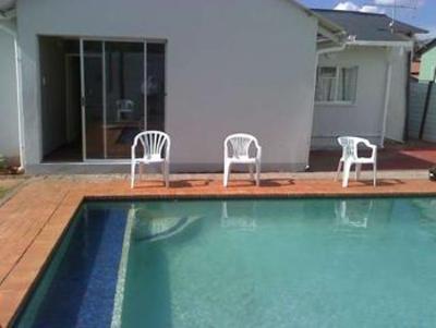 фото отеля Eminence Guest House Germiston