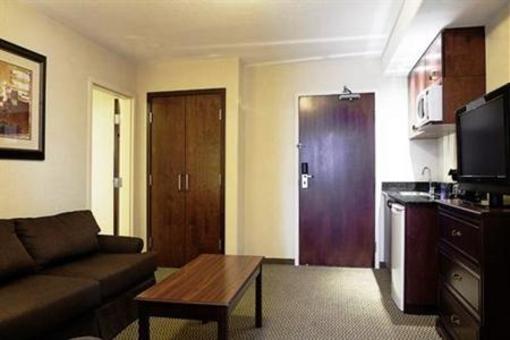 фото отеля Holiday Inn Lloydminster