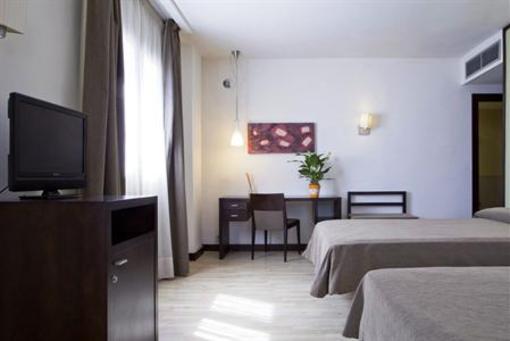 фото отеля Emperatriz Hotel Ocana